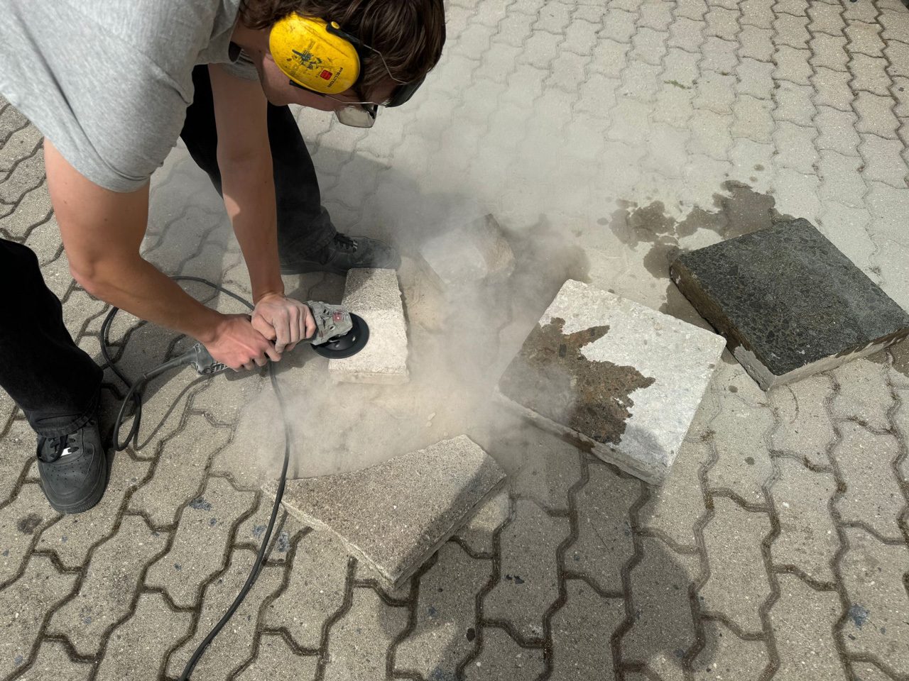 Leider kein Alt-Tag vorhanden.